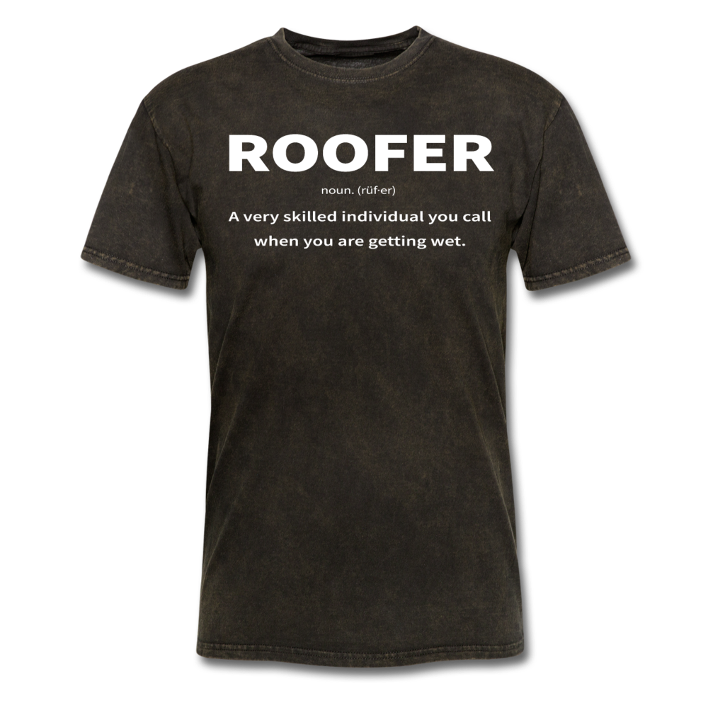 Roofer: Noun Definition Men's T-Shirt | A Very Skilled Individual You Call When You Are Getting Wet - forest green